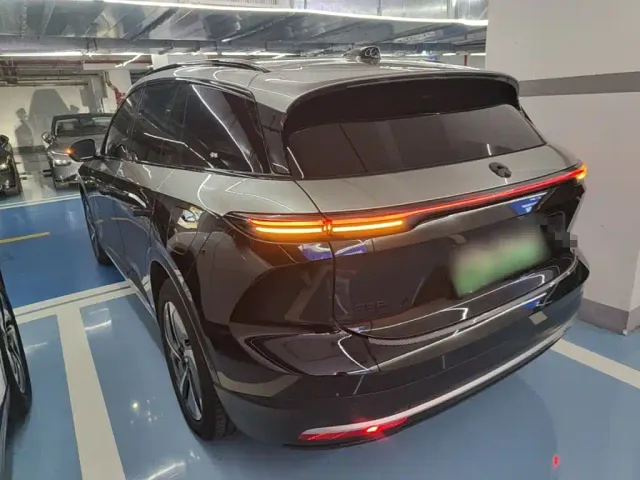 Nio ES6 — Фото автомобиля 4
