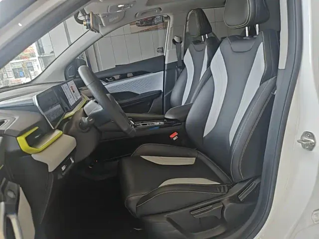 Geely Binyue — Фото автомобиля 14