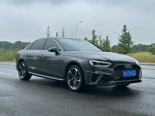 Audi A4L — Фото автомобиля 3