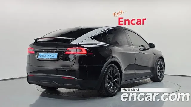 Tesla Model X — Фото автомобиля 2