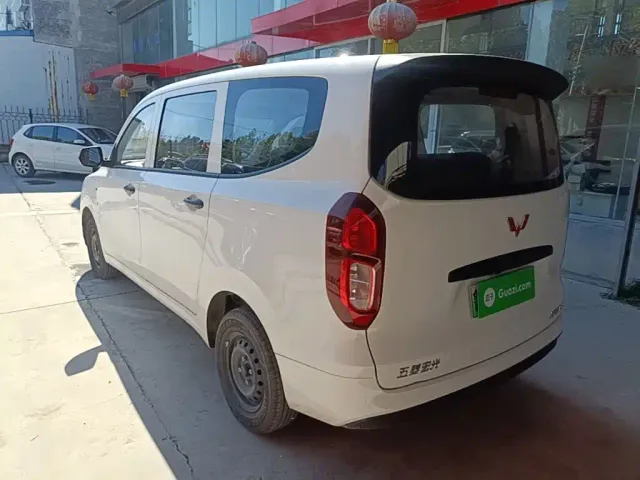 Wuling Hongguang — Фото автомобиля 4