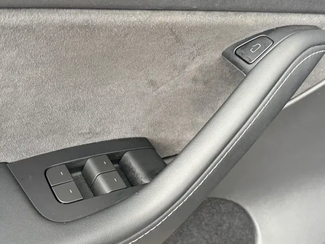 Tesla Model Y — Фото автомобиля 19