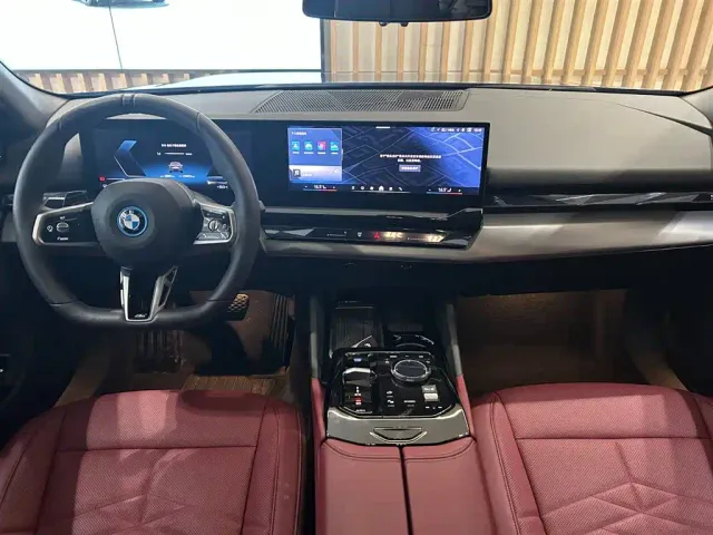 BMW i5 — Фото автомобиля 10