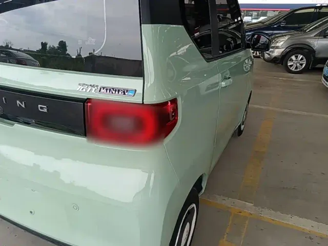 Wuling Hongguang Mini EV — Фото автомобиля 7