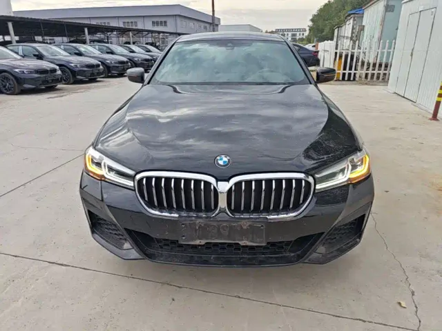 BMW 5 Series — Фото автомобиля 2