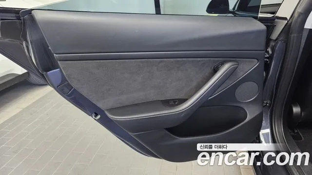 Tesla Model 3 — Фото автомобиля 14