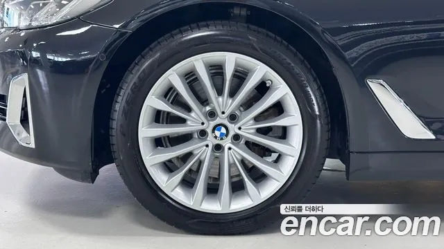 BMW 5 Series G30 — Фото автомобиля 5