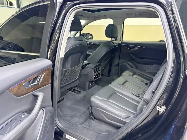 Audi Q7 — Фото автомобиля 5
