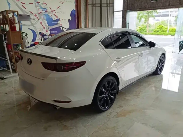 Mazda Axela — Фото автомобиля 6