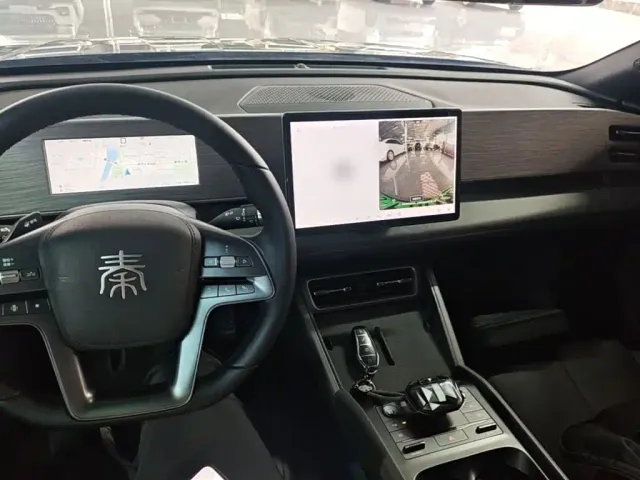BYD Qin L — Фото автомобиля 9
