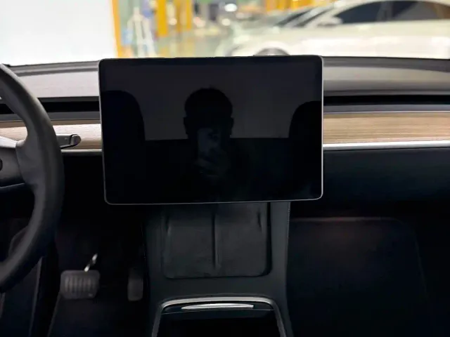 Tesla Model Y — Фото автомобиля 15