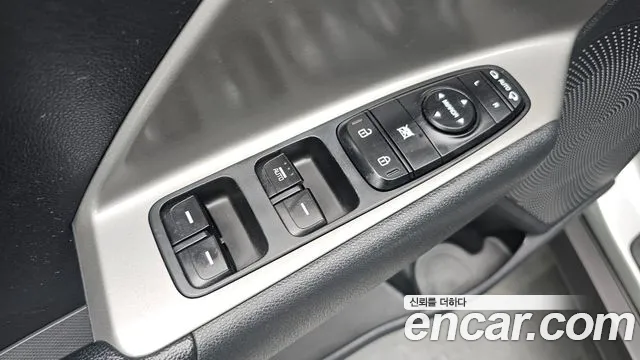 Kia Niro — Фото автомобиля 24