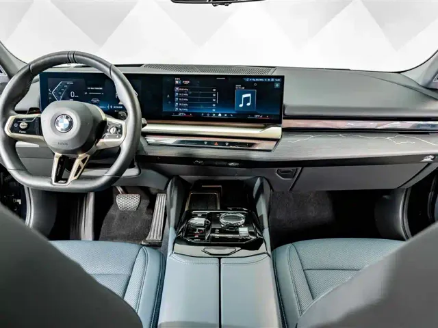 BMW 5 Series — Фото автомобиля 14