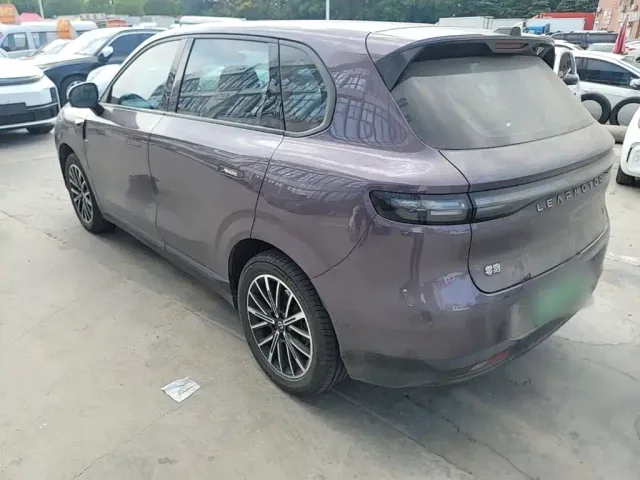 Leapmotor B10 — Фото автомобиля 4