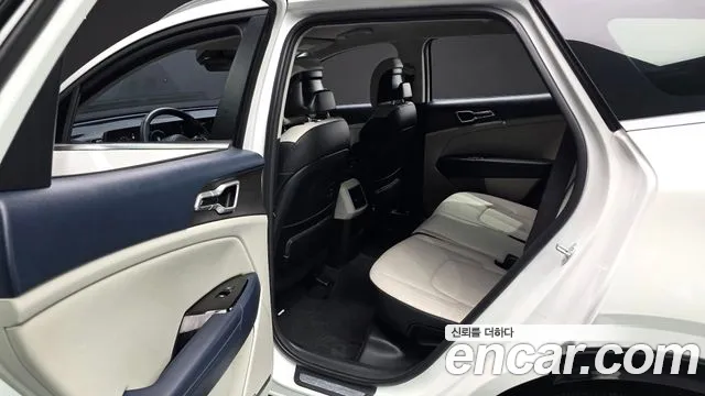 Kia Sportage Sportage 5-е поколение Бензин 1.6 турбо 2WD — Фото автомобиля 12