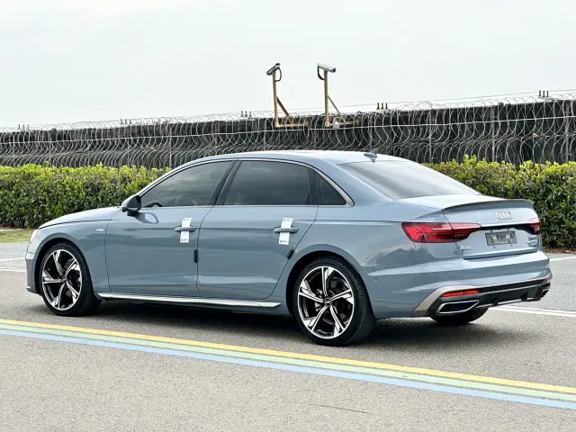 Audi Audi A4L 2022 40 TFSI quattro RS Kit Burning Speed — Фото автомобиля 5