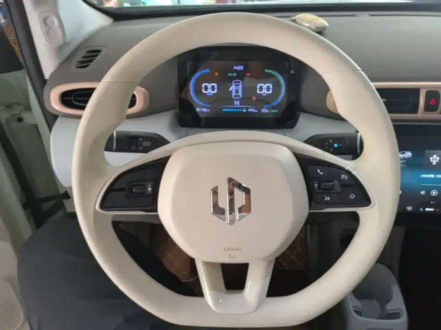 Leapmotor T03 — Фото автомобиля 10