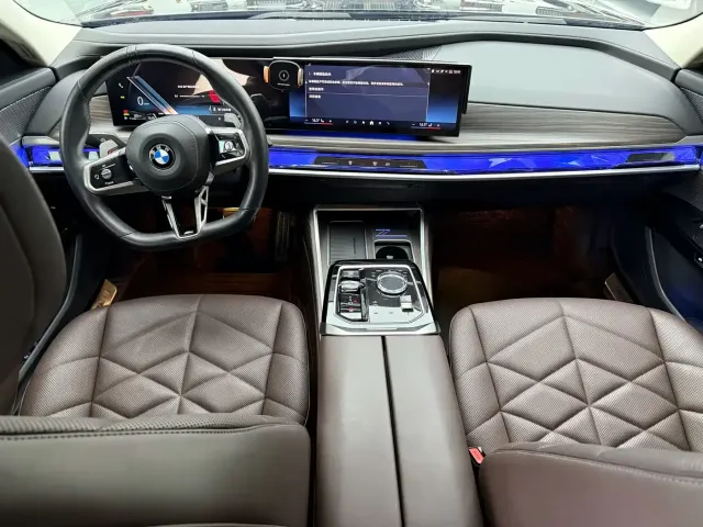 BMW 7 Series — Фото автомобиля 16
