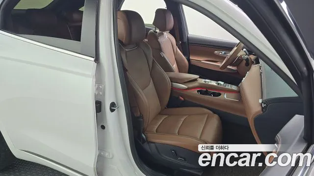 Genesis GV70 — Фото автомобиля 12