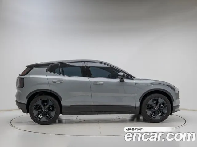 Volvo EX30 Cross Country — Фото автомобиля 6