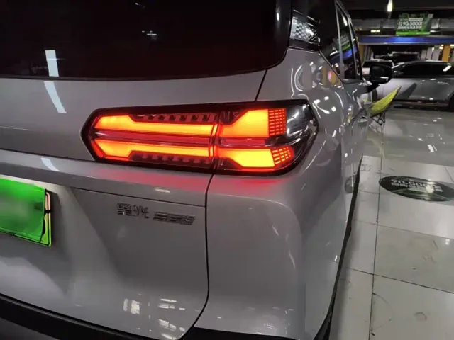 Wuling Starlight 730 — Фото автомобиля 7