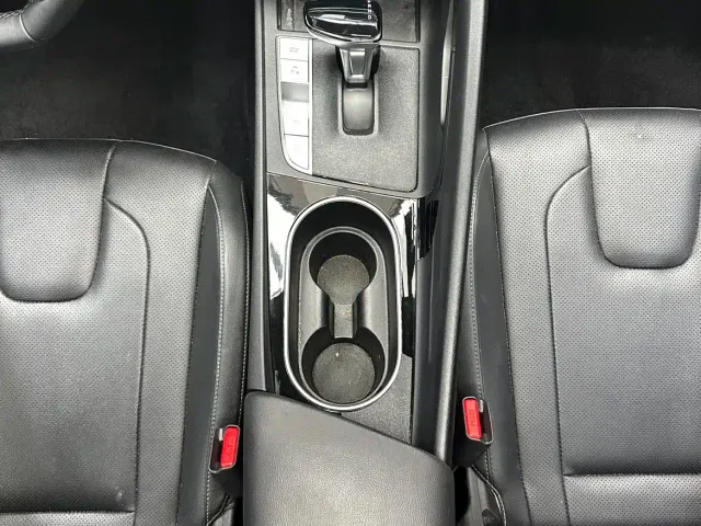Hyundai Elantra — Фото автомобиля 19