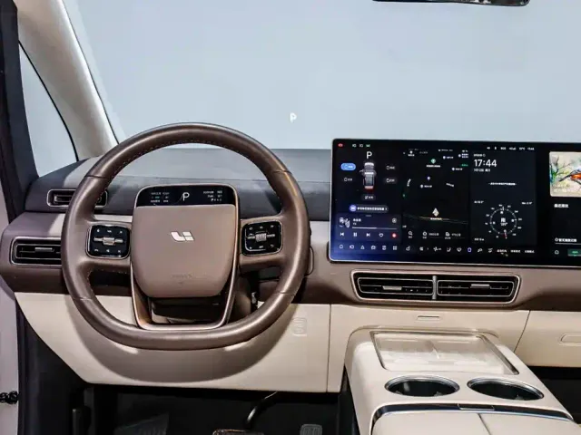 Li Auto MEGA — Фото автомобиля 22