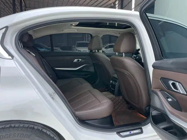 BMW 3 Series — Фото автомобиля 14