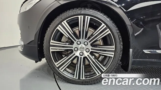Вольво S90 — Фото автомобиля 5