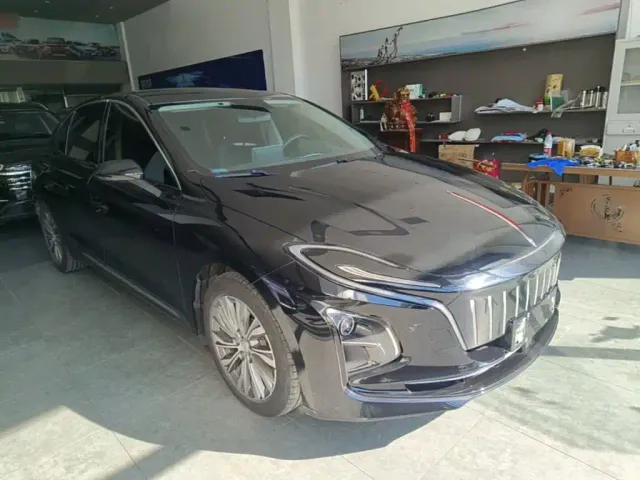 Hongqi E-QM5 — Фото автомобиля 3