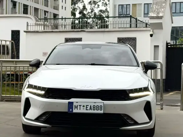 Фотография автомобиля — Kia K5
