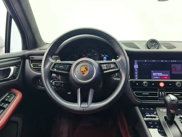 Porsche Macan — Фото автомобиля 9