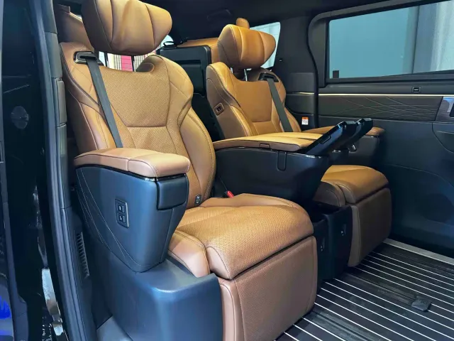 Toyota Vellfire — Фото автомобиля 13