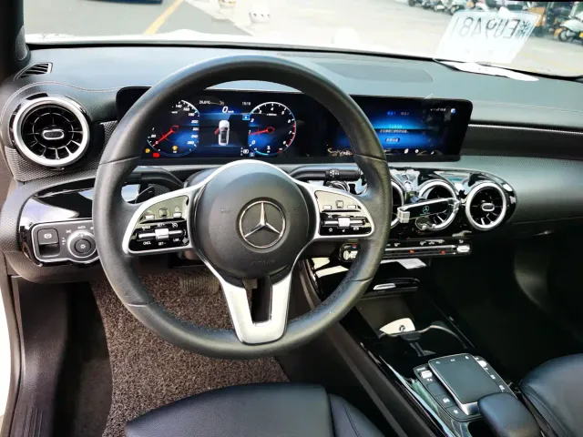 Mercedes-Benz A-Class — Фото автомобиля 11