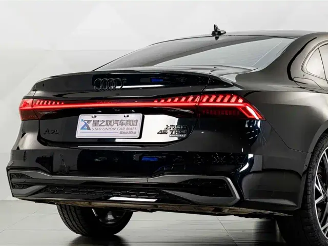 Audi A7L — Фото автомобиля 7