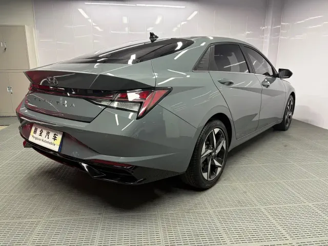Hyundai Elantra — Фото автомобиля 18
