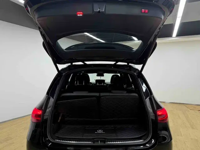Mercedes-Benz Mercedes-Benz GLC 2023 Facelift GLC 300 L 4MATIC Sport 7-Seater — Фото автомобиля 2