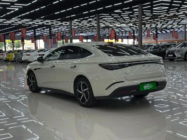 BYD Seal 07 DM-i — Фото автомобиля 10