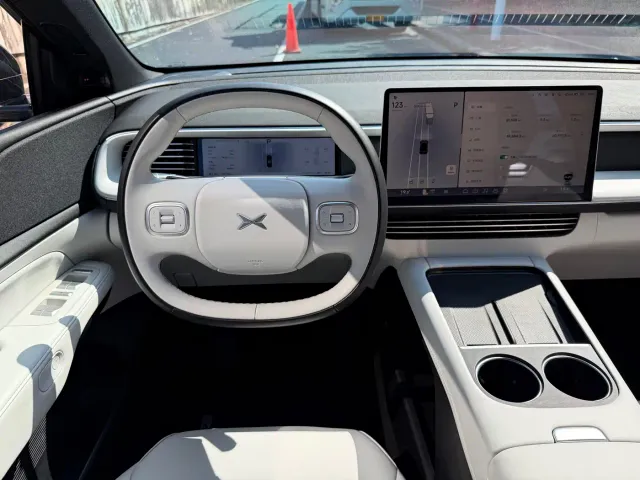 Xpeng G6 — Фото автомобиля 25