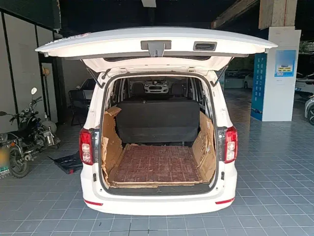 Wuling Hongguang — Фото автомобиля 18