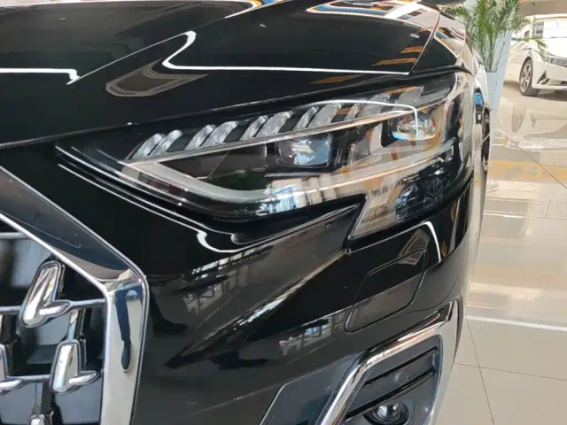 Audi A8 — Фото автомобиля 23
