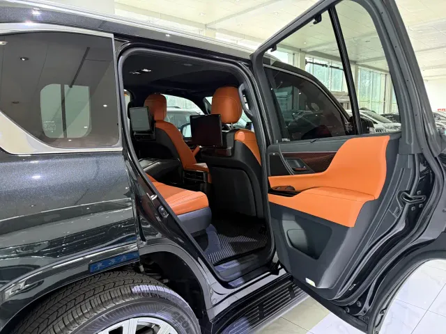 Lexus LX — Фото автомобиля 12