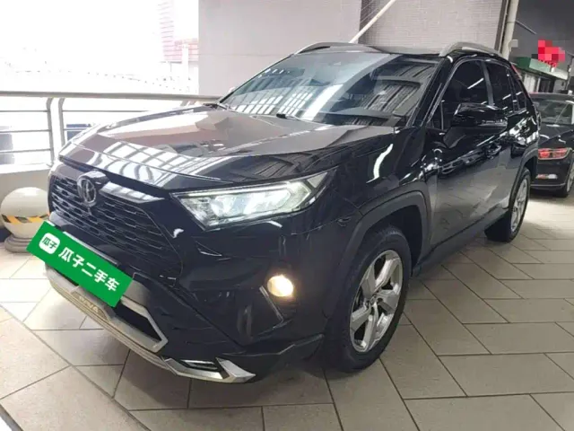 Фотография автомобиля — Toyota RAV4