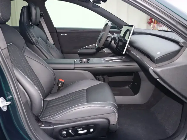 Xiaomi SU7 — Фото автомобиля 14