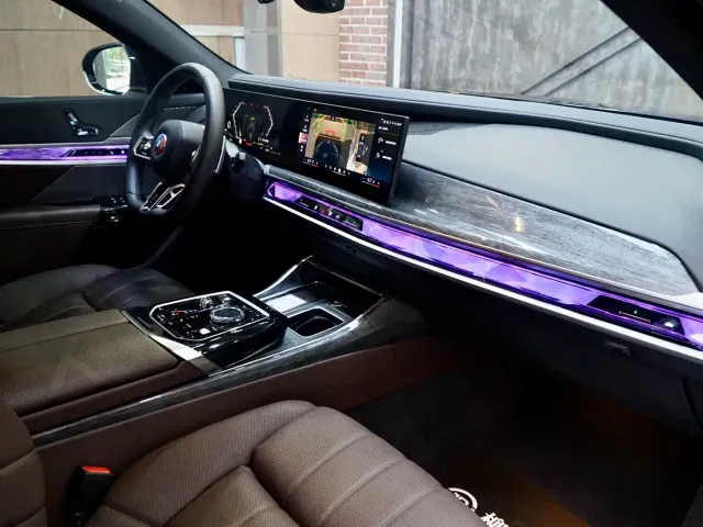 BMW 7 Series — Фото автомобиля 10