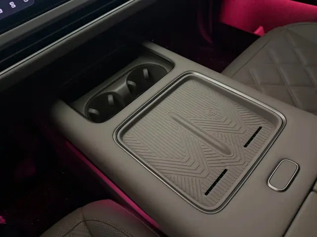 Li Auto L9 — Фото автомобиля 17
