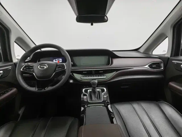 GAC Trumpchi M6 — Фото автомобиля 5