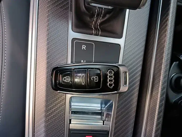 Audi A7L — Фото автомобиля 8