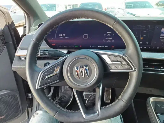 Buick E4 — Фото автомобиля 10