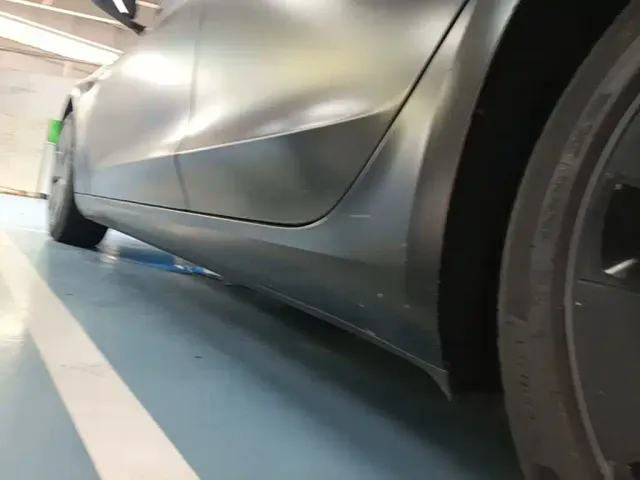 Tesla Model 3 — Фото автомобиля 21